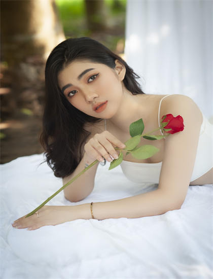 女人怎么赚钱快_日韩中文欧美在线视频_电影爱我多深